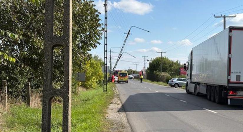 Három gyermeket szállítottak kórházba a berettyóújfalui baleset helyszínéről!