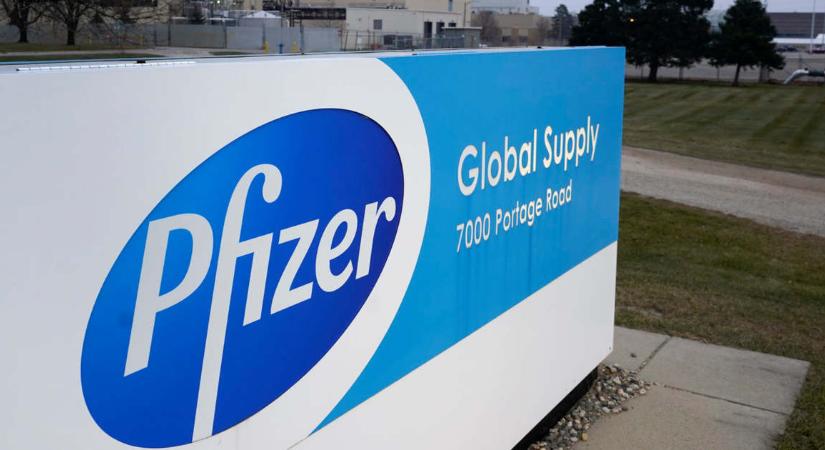 Az EU magyarázatot kér a Pfizertől az új oltóanyagok késedelmével kapcsolatban