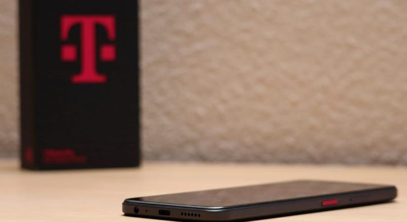 Jövő héten jelenik meg a 100 ezer forintos telefon, ami mellé 130 ezer forintos ingyen előfizetést adnak