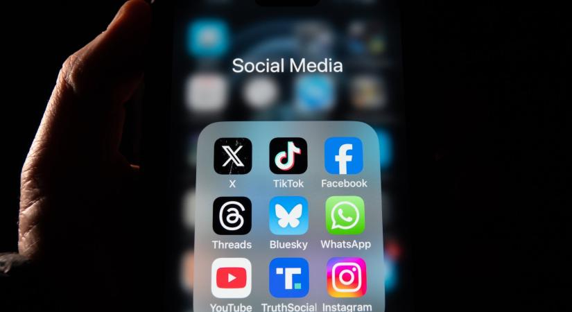 Tiktokot csinál a Facebookból a Meta