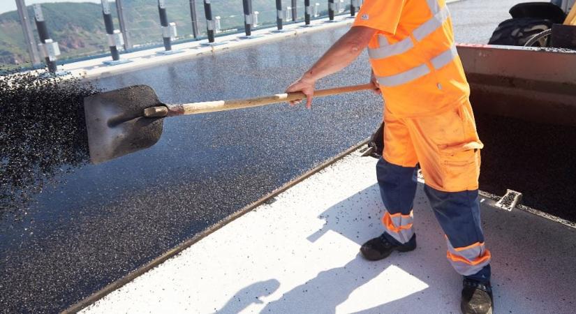 Már az útépítésekhez használt anyagok bányászatát is leuralta a NER