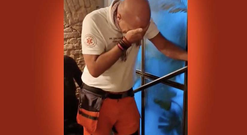 Kisgyerekként zokogott Zacher Gábor, a sztármentőst riasztásra hívták, de a rohamkocsi meglepetés buliba vitte, az ismert orvos elérte a nyugdíjkorhatárt – Videó
