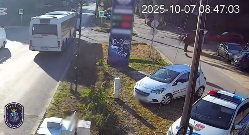 Rémisztő rolleres balesetet rögzített a kamera: újabb bizonyíték, hogy az e-roller nem játék
