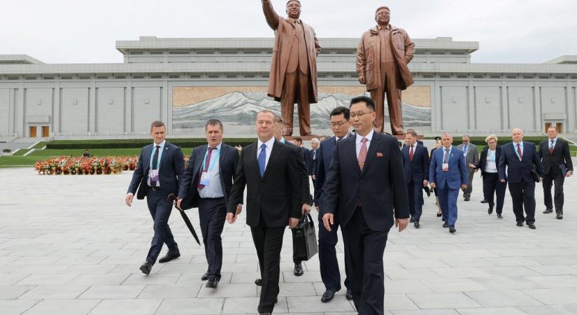 Medvegyev Észak-Koreában: „A barátok együtt vannak, az ellenség ideges”