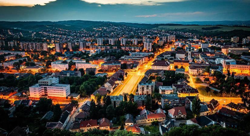 Közelebb helyezte a türelmi zónát a kizsákmányolt gyerekeket fogadó otthonhoz Miskolc fideszes vezetése