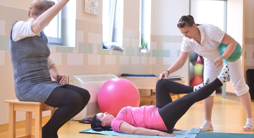 Ingyenes gyógytorna az egész tanévben – fiatalokat és időseket egyaránt várnak a nyíregyházi foglalkozásokra