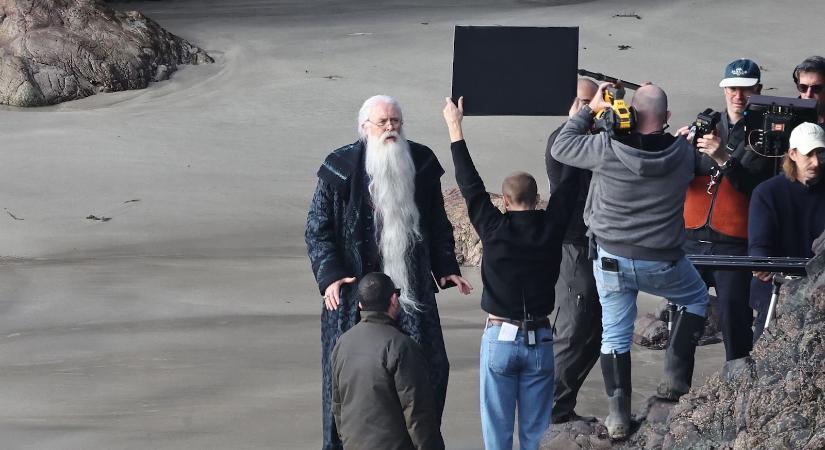 Friss fotókon láthatjuk az új Albus Dumbledore-t