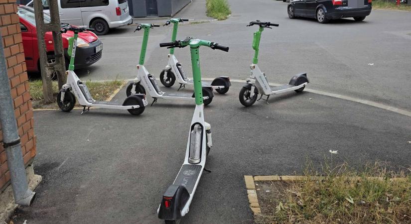 Rollerek borítják a járdákat és az utcákat Szegeden, a helyieknek elegük lett