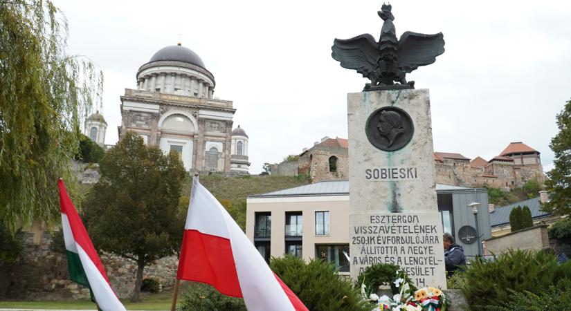 Esztergom és Párkány együtt emlékezett a Párkányi csata 342. évfordulóján