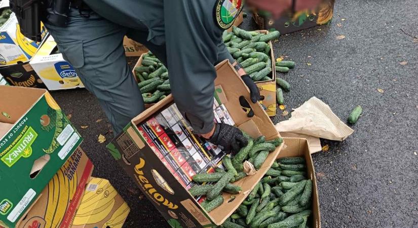 Cigaretta volt rejtve a zöldségszállítmányba - "bűzlött" a rakomány
