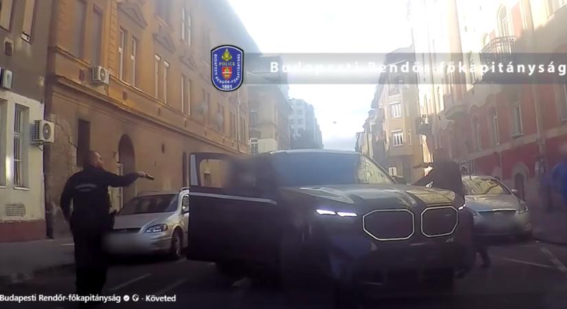 Megengedte a barátainak, hogy menjenek egy próbakört a fekete luxusterepjáróval, percek múlva megjelentek a fegyveres rendőrök