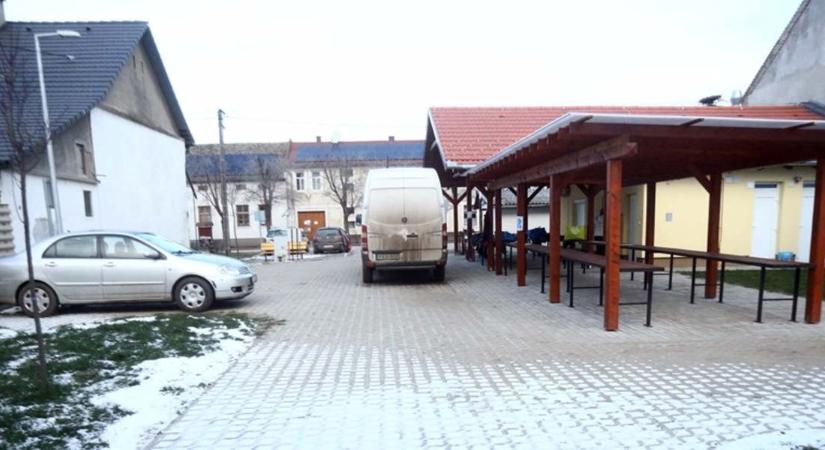 Elkészült az új piac a Csongrád-Csanád megyei Földeákon