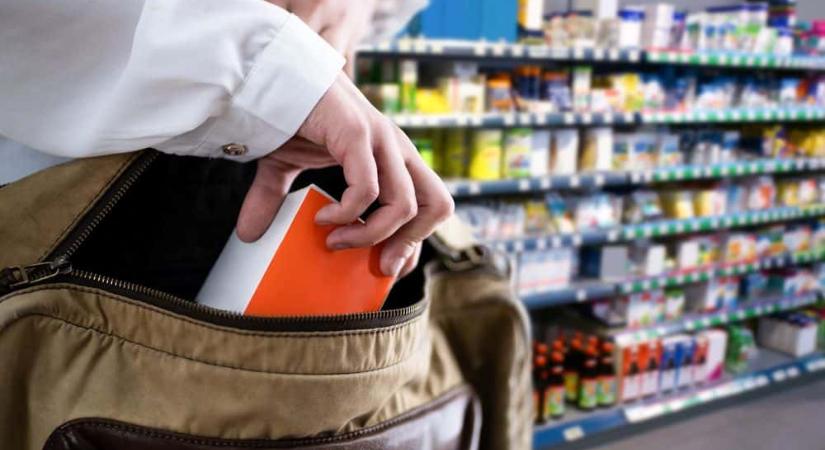 Itt tartunk, boltból lopott a magyar kormánytisztviselő