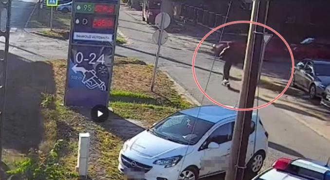 Nem állt meg a táblánál, fékezés nélkül hajtott az autónak a 18 éves elektromos rollerrel Kiskunhalason