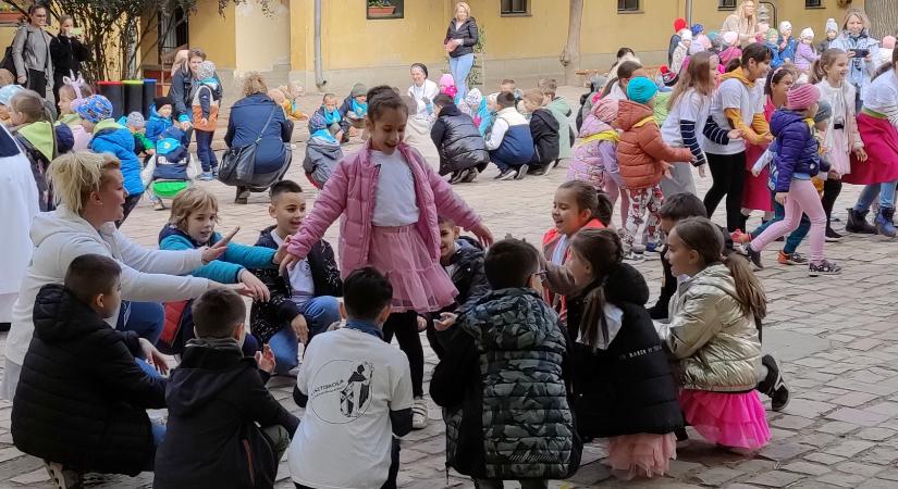 Ovisokat láttak vendégül a Lisztben, a Népi Játékok Napján – videóval