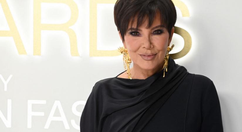 Kris Jenner platinaszőke frizurája felrobbantotta az internetet – fotók