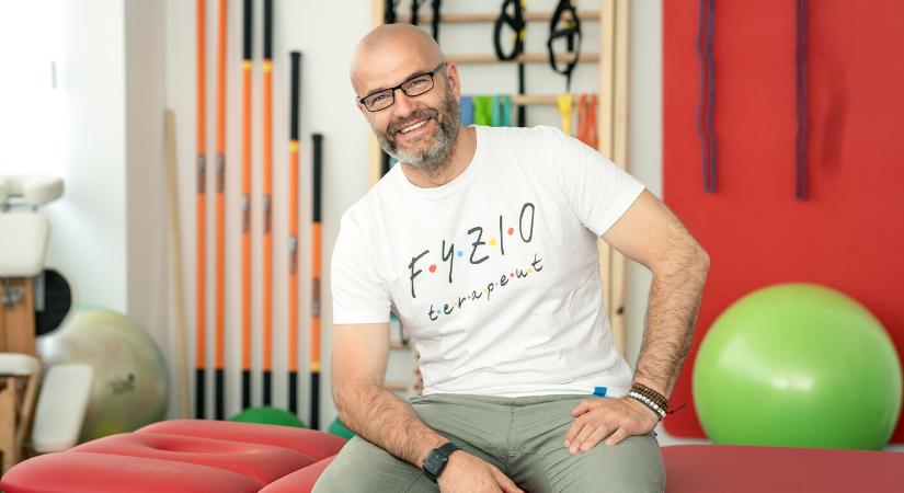 Lehet a mozgás a legjobb orvosság? Csolti Csaba gyógytornász a pszichológiát is belegyúrja a terápiába