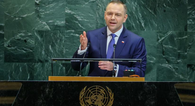 Karol Nawrocki kijelentette, hogy Lengyelország nem egyezik bele a migránsok szétosztásába