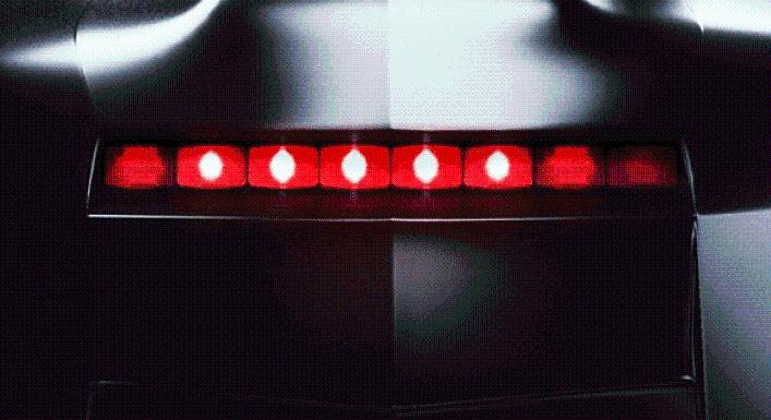 Téves parancsra sofőr nélkül indult parkolni a modern villanyautó