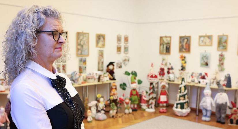 Ruhadarabból mesehős – különleges textilfigurák lepték el a bonyhádi könyvtárat! (képgaléria)