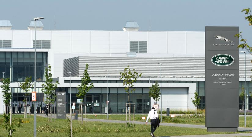 Újraindul a gyártás a nyitrai Jaguar Land Rover autógyárban
