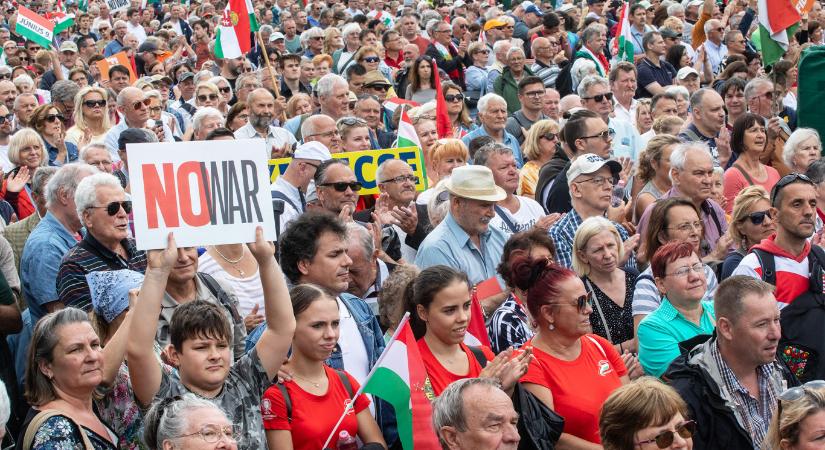 Megvan, honnan hova tart a Békemenet október 23-án, Magyar Péter korábban azt írta, ez a helyszín a Tiszának már kicsi lenne