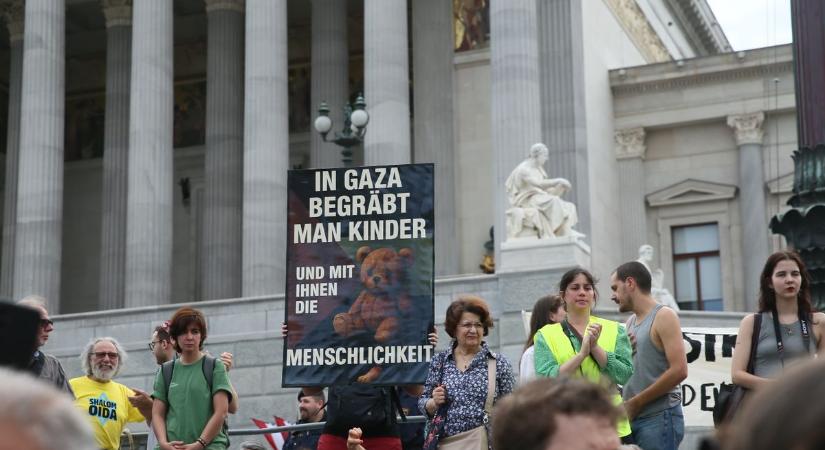 Blokád alá helyezték a Bécsi Egyetemet palesztinpárti tüntetők