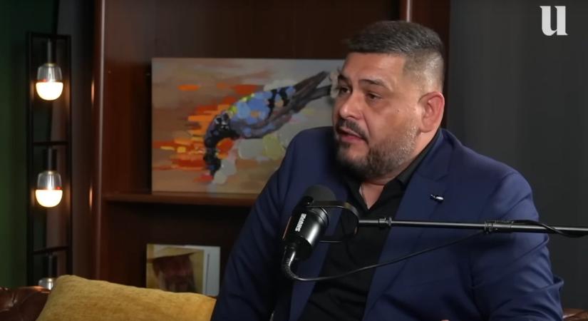 Ábrahám Róbert jobboldaliként a saját tábora médiáját is bírálja az RTL perének elhallgatása miatt