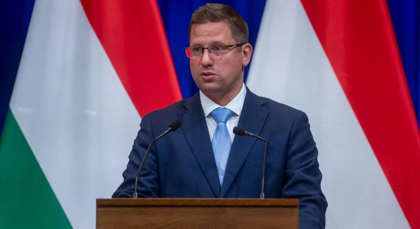 Gulyás Gergely: már 1,3 millió címre kézbesítették a nemzeti konzultációs íveket