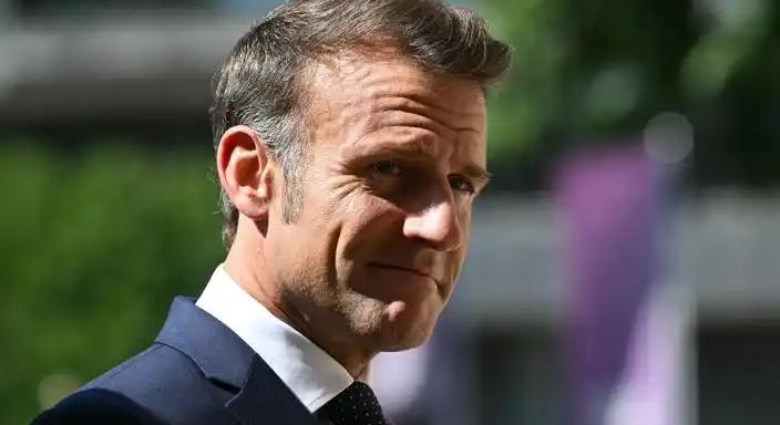 Franciaországban elutasították a Macronnal kapcsolatos impeachment-kezdeményezést