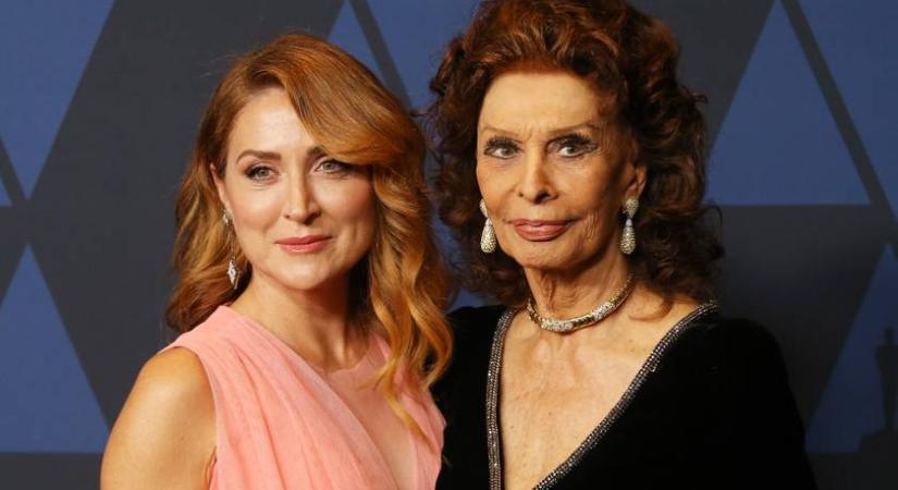 Sophia Loren gyönyörű menye csipkeruhában ragyogott: Sasha Alexander férjével andalgott Madridban