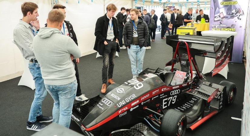 Fém 3D nyomtatás? - A győri cég házi kiállításán mutatták be a technikát