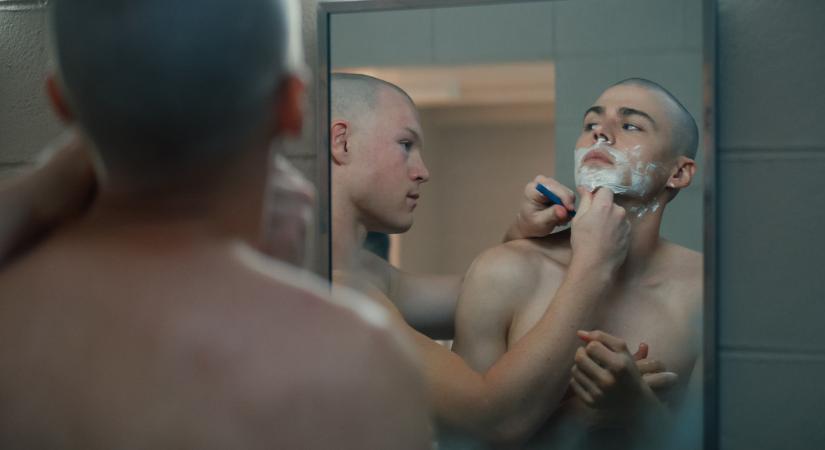 Mától a Netflixen: Megérkezett a Démonok között sztárjának új vígjátéksorozata!