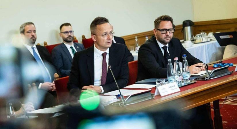 Szijjártó Péter: Magyarország áramellátása elképzelhetetlen nukleáris energia nélkül