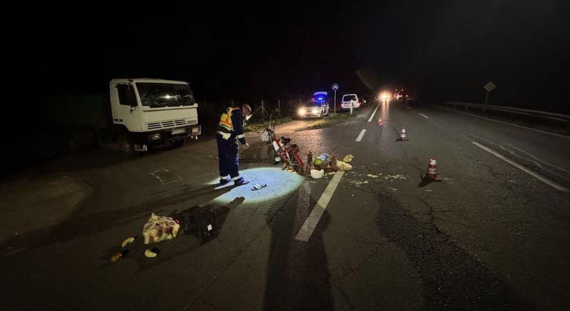Elütötte egy teherautó Derecskénél, az intenzíven ápolják – fotókkal, videóval