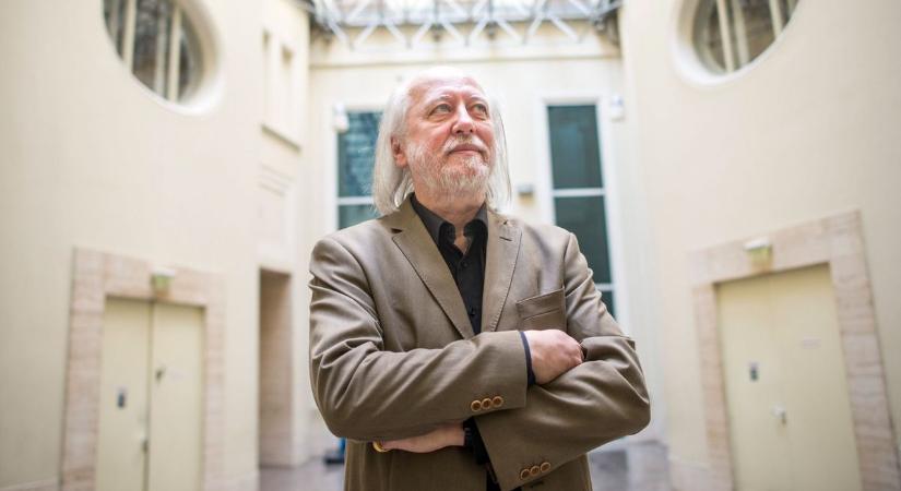 „Cédrus az őshonos flórában” – Krasznahorkai László a távolit hozza nagyon közel