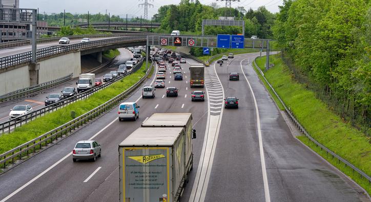 Itt a megoldás a dugó miatt trükköző autósok ellen