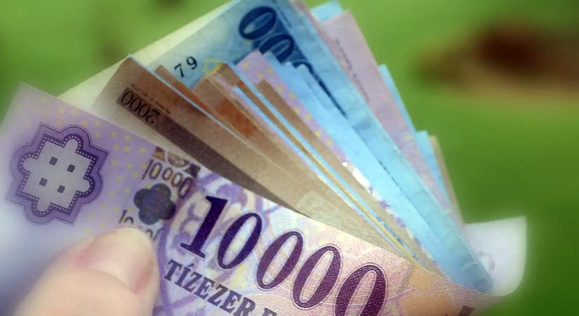Szakszervezetek sürgetik az adócsökkentést: elmaradhat a minimálbér-emelés 2026-ban?