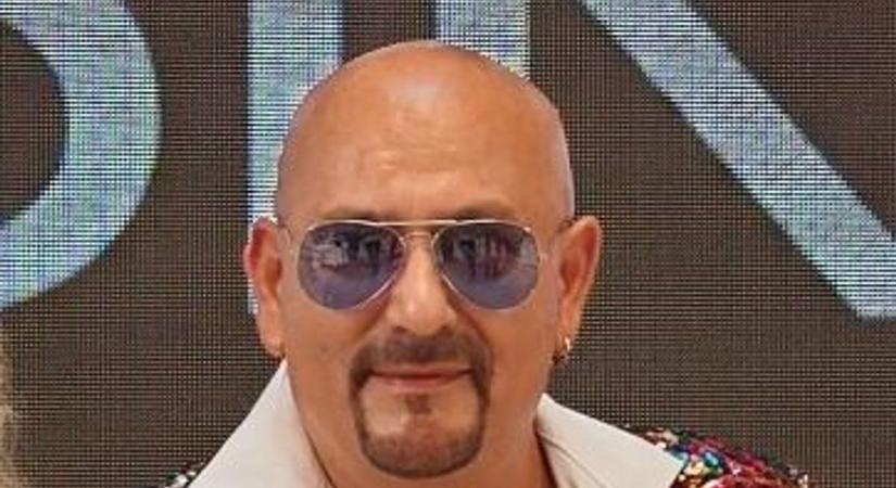 Örömhír! A magyar mulatós legenda talpra állt a gerincsérve után – újra hódít Amerikában