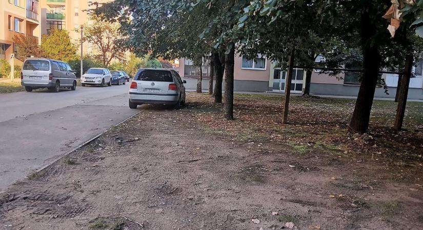 Elképesztő, mit mert megtenni a férfi Nyíregyháza belvárosában – a pofátlan parkolásnak is van határa!