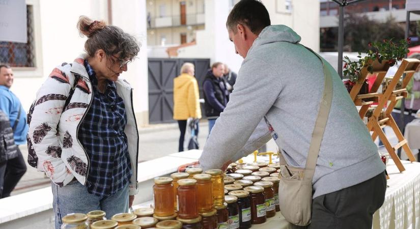 Új helyszínen, változatlan hangulatban: ismét Szak(ma)rket termelői piac Egerben