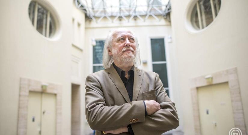 Krasznahorkai László, a Sátántangó írója kapja idén az irodalmi Nobel-díjat