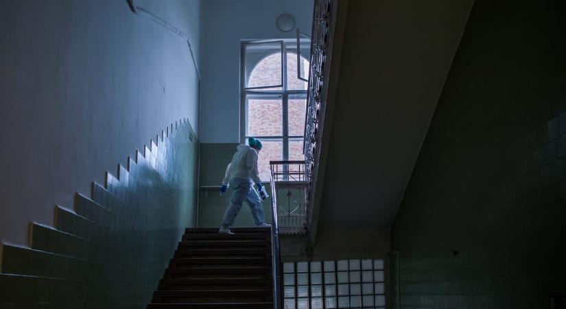 Jövőre már a nyugdíjukat felvéve is dolgozhatnak az egészségügyi dolgozók