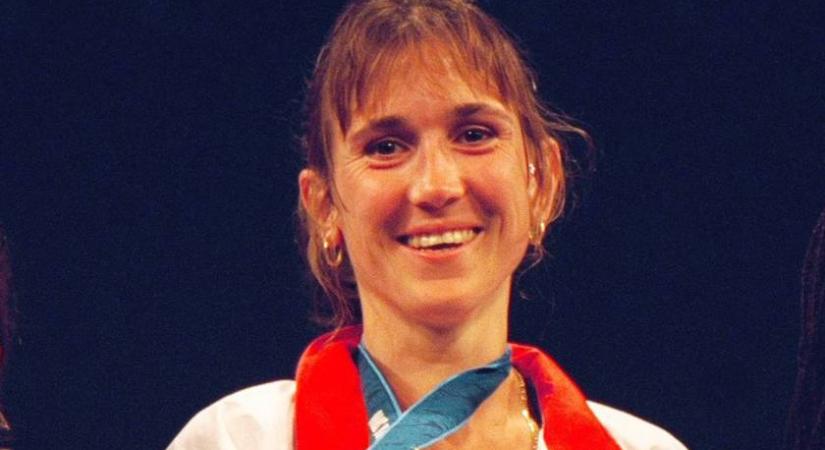 Nagy Tímea vívó két aranyat nyert az olimpián: 55 évesen, szőke hajjal alig ismerni rá