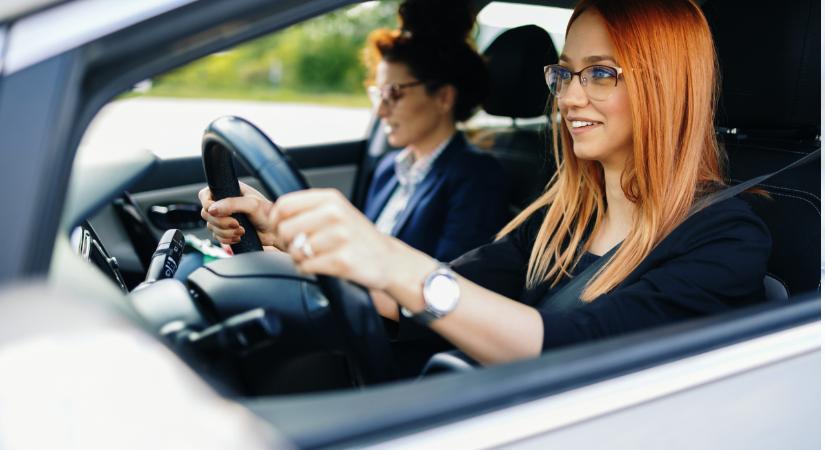 Ez a kérdés szedi a legtöbb áldozatot a KRESZ-vizsgán – a válasz egyszerű, de megtévesztő