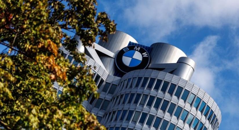 Halálos harcot vív a Debrecenben gyárat építő BMW a Kecskeméten gyárat építő Mercedesszel: nagyon úgy tűnik, hogy csak egy maradhat – most jön a döntő ütközet