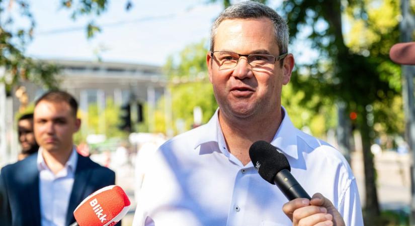 Takács Péter bocsánatot kért az osztrák mentőkkel kapcsolatos kijelentései miatt