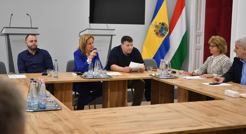 Valódi esély az utcán élőknek: tanácskoztak a debreceni szakemberek