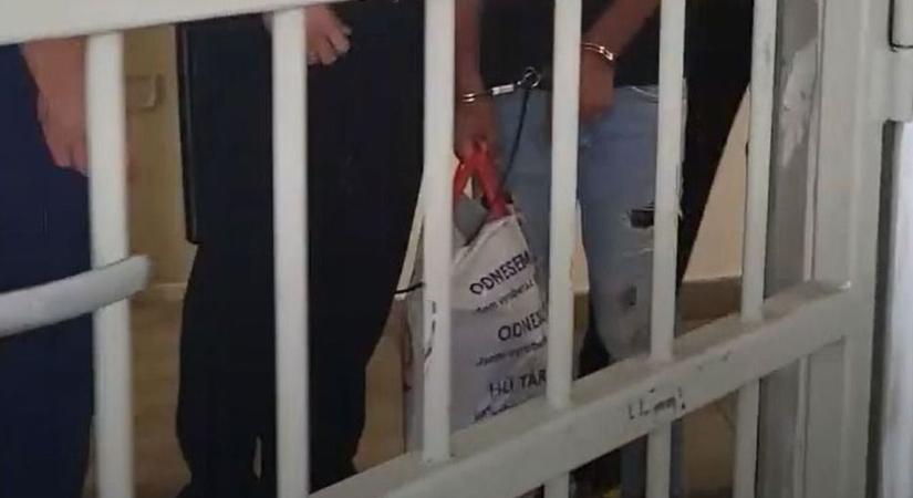Félelmetes, ami kiderült! Börtönből szabadult bűnöző járkált éjjel a nyíregyházi udvarokon