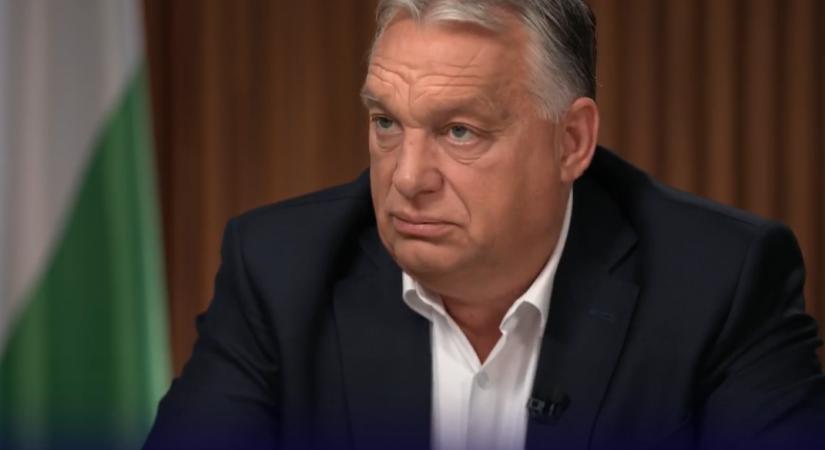 A közrádióban váratlanul megkérdezték a flasztercsávózó Orbán Viktort, hogy mi értelme a nemzeti konzultációnak